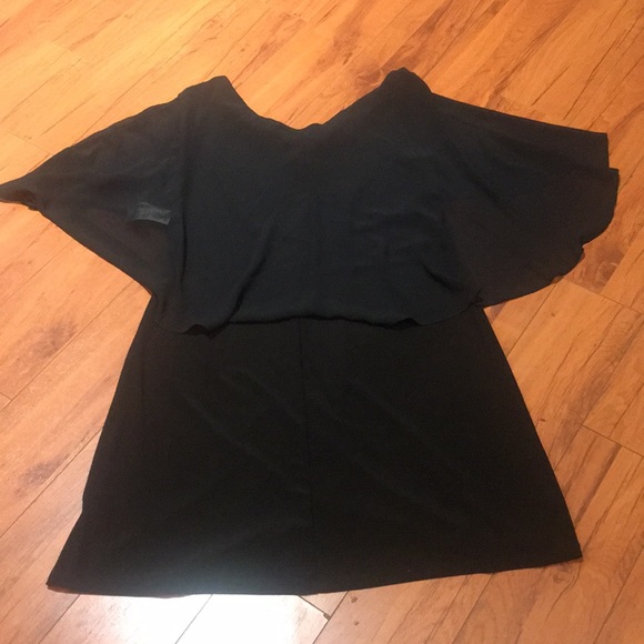 Black dress with sheer cape like NEW - Picture 6 of 7